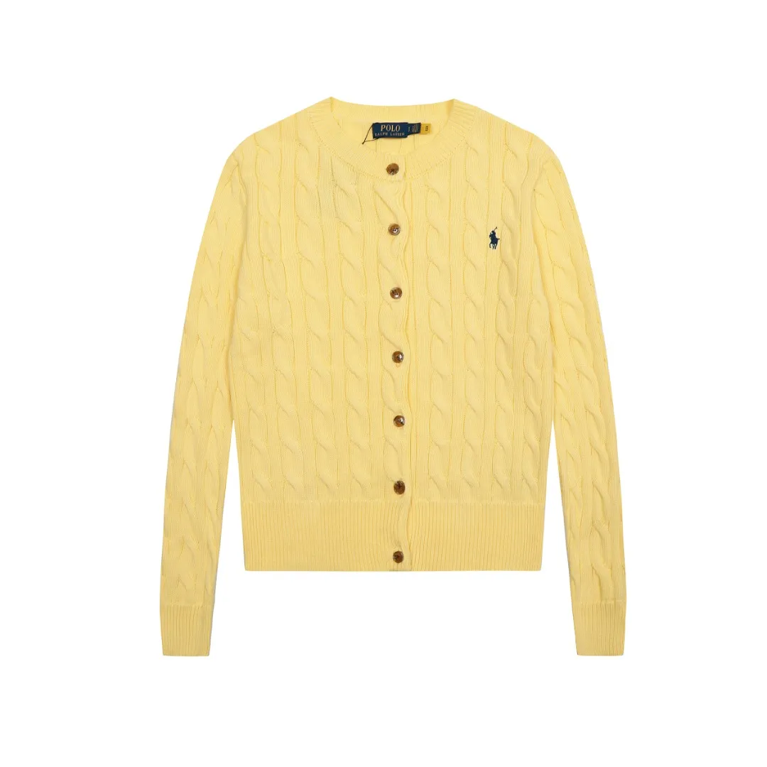 🅿️230 "Top quality" Style number: DS006# [Ralph Lauren round neck solid color pony embroidered logo twist knitted cardigan] ✅Ralph Lauren classic basic versatile knitted cardigan jacket for all seasons ✅Main supplier platform live broadcast Wholesale entity Replacement if out of stock No removal from shelves ✅ZP quality 1:1 version Scan code to enter the GF website Counter quality ✅Detailed quality The only one in Guangzhou Imported quality cotton yarn Focusing on high-end, cost-effective, and good quality. Needless to say, the version is restored to the original version. The maximum size can be worn up to 160 pounds. Loose, comfortable and stress-free. ✅The upper body is simple and easy to match. A must-have for goddess ootd. Good-looking clothes are never picky. A must-have in the goddess’ wardrobe. Size: S-XL. Color: Black, navy, off-white, gray, light blue, light pink, colorful blue, khaki, bright yellow, purple, Chinese red, turquoise green.